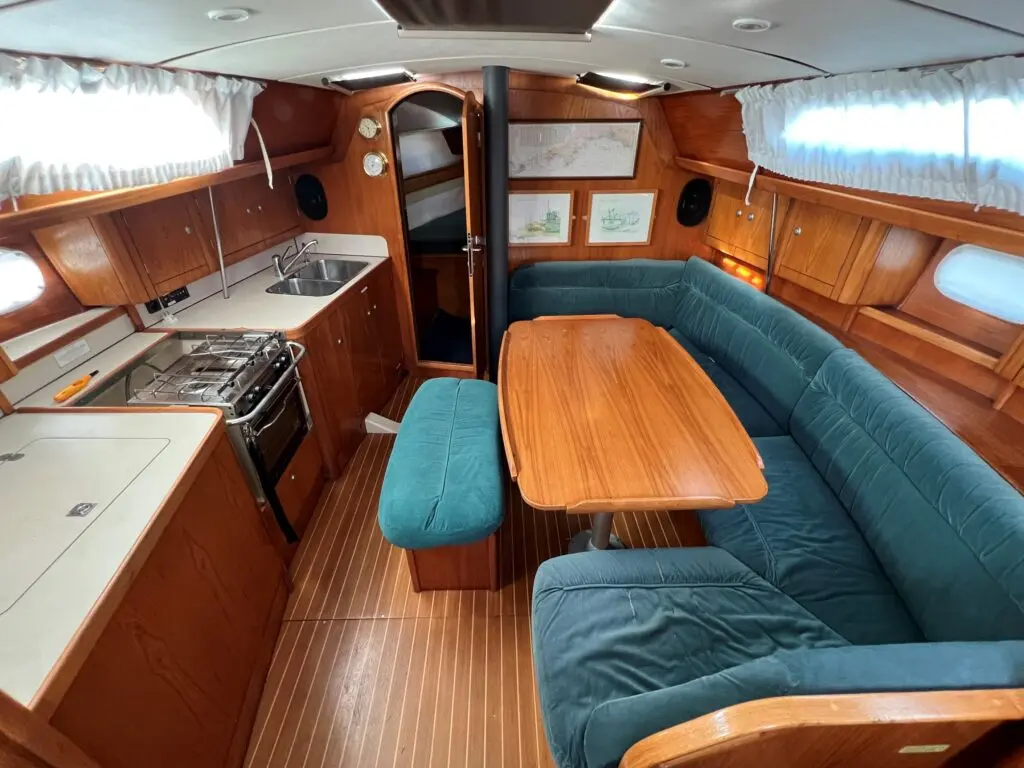 1995 Jeanneau sun odyssey 37.1