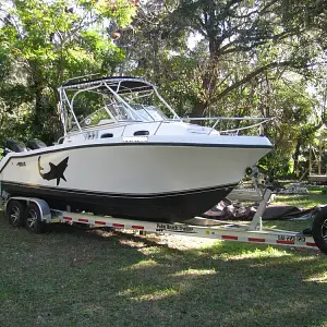 2000 Mako 253