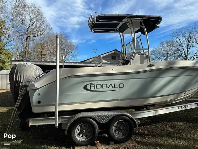 Robalo R200