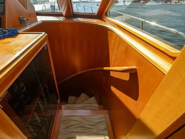 Offshore Yachts 72 Pilot House