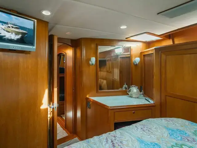 Offshore Yachts 72 Pilot House