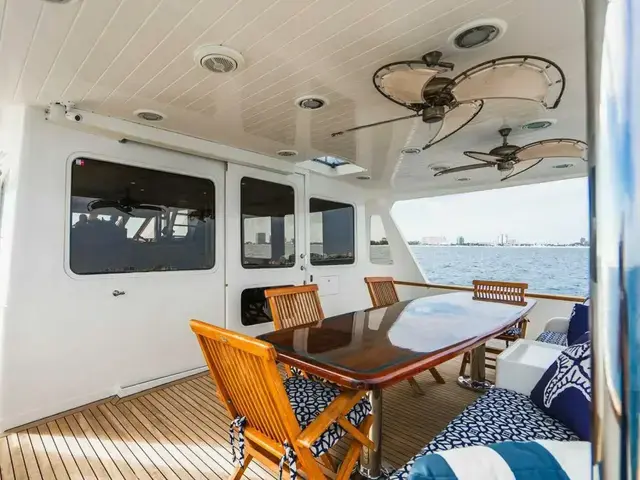 Offshore Yachts 72 Pilot House