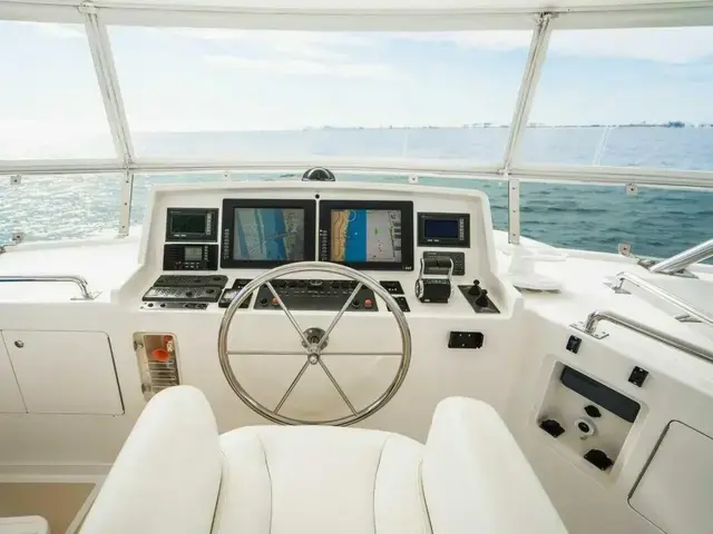 Offshore Yachts 72 Pilot House