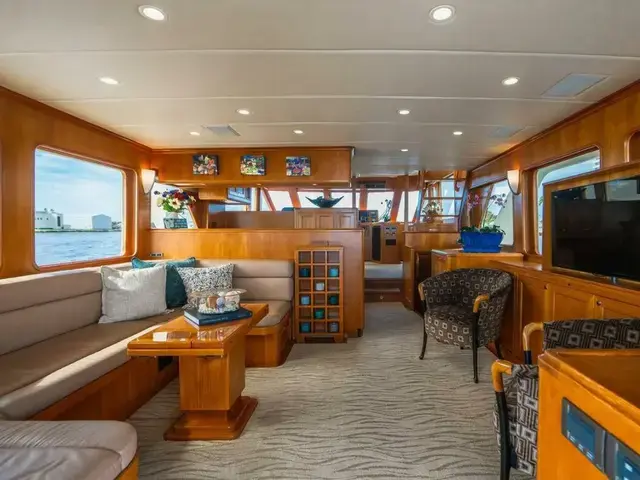 Offshore Yachts 72 Pilot House