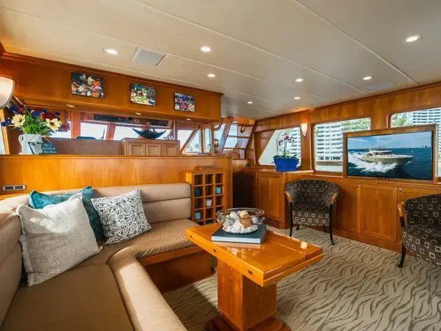 Offshore Yachts 72 Pilot House