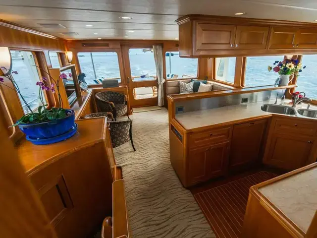 Offshore Yachts 72 Pilot House