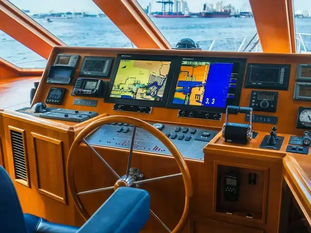 Offshore Yachts 72 Pilot House