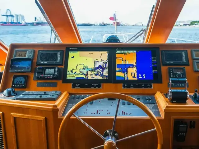 Offshore Yachts 72 Pilot House