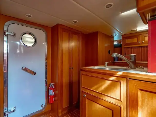 Offshore Yachts 72 Pilot House