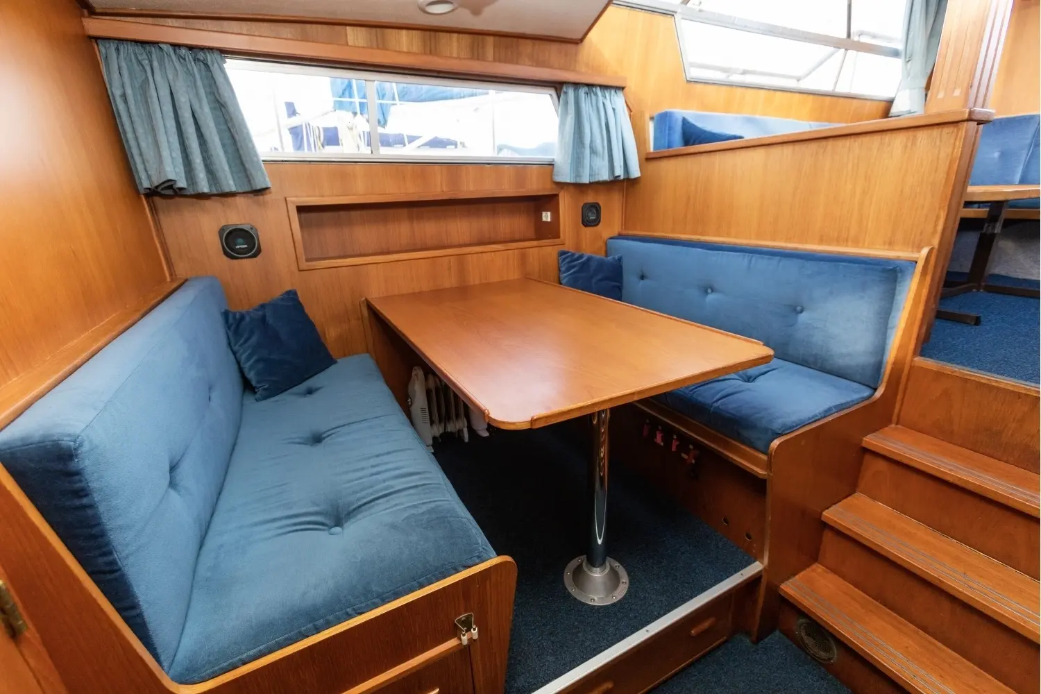 1984 Neptunus 106 flybridge