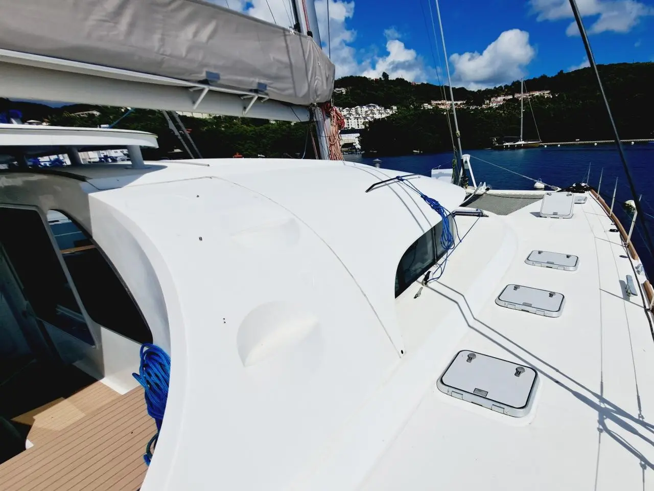 2004 Lagoon 570