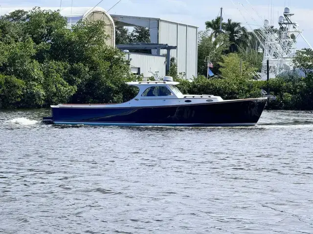 Hinckley Picnic Boat Classic