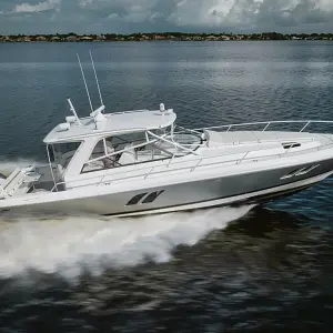 2018 Intrepid Boats 475 Sport Yacht