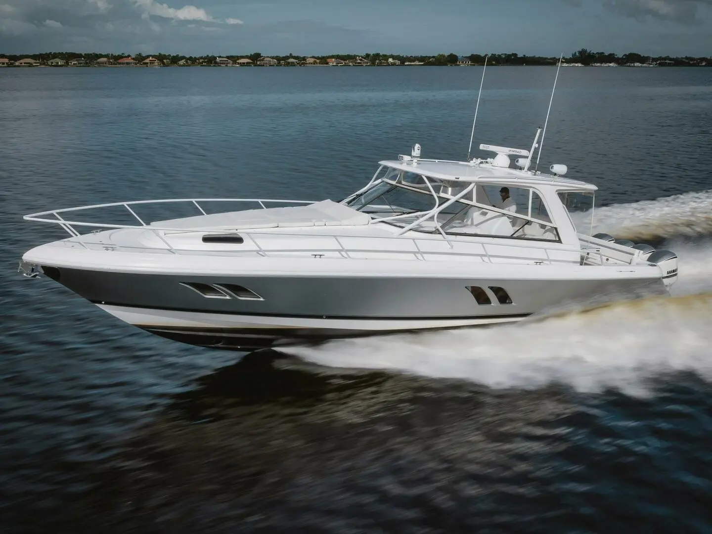 2018 Intrepid 475 sport yacht