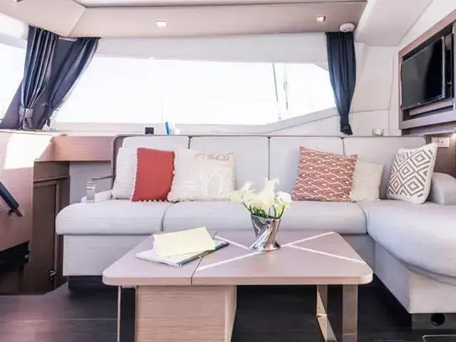 Fountaine Pajot Aura 51