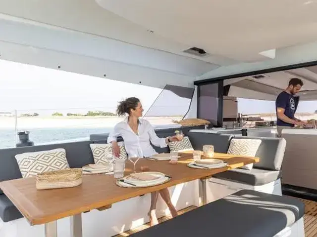 Fountaine Pajot Aura 51