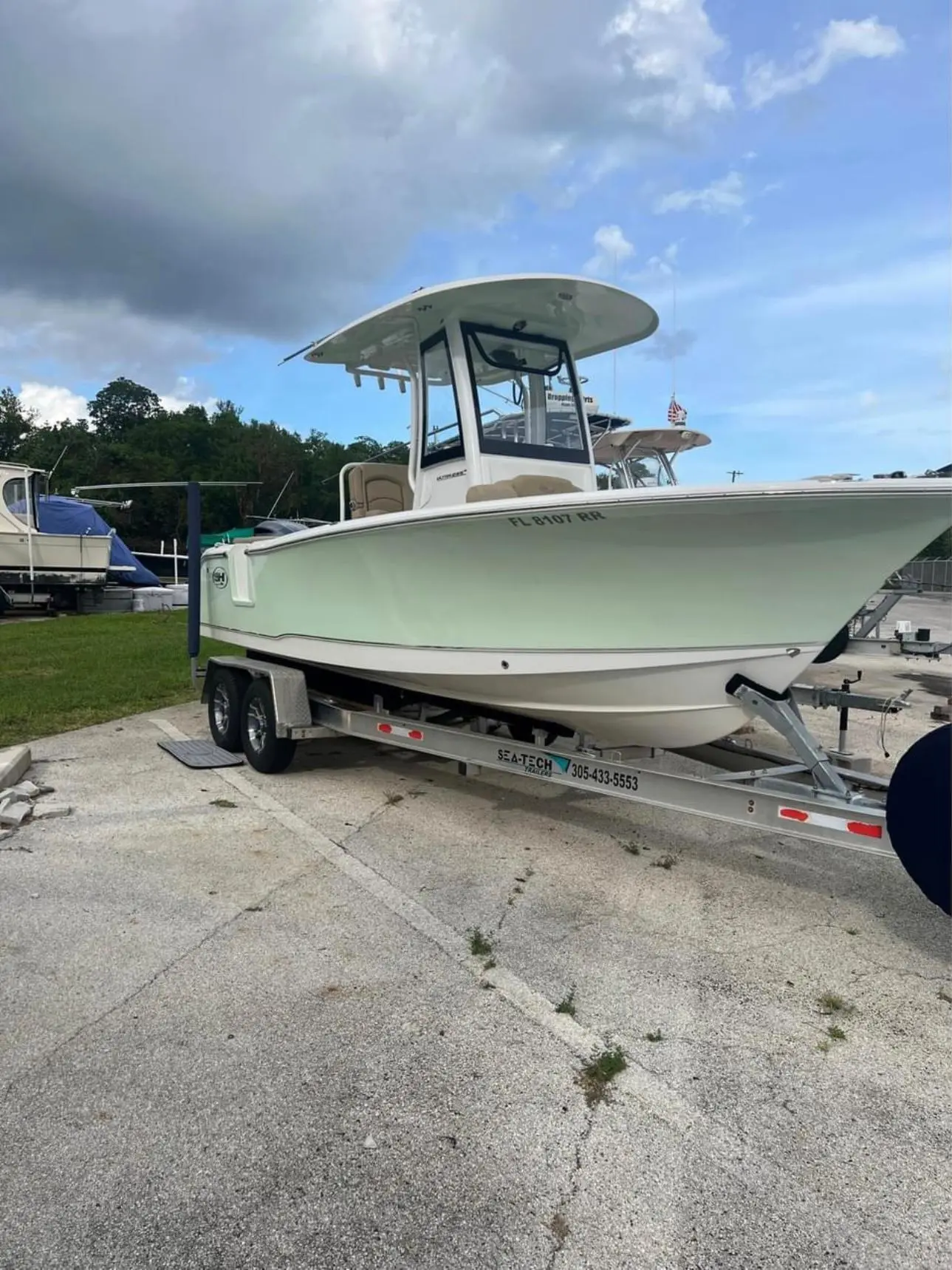 2018 Sea Hunt 235