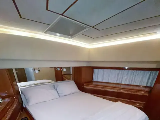 Ferretti Yachts 80