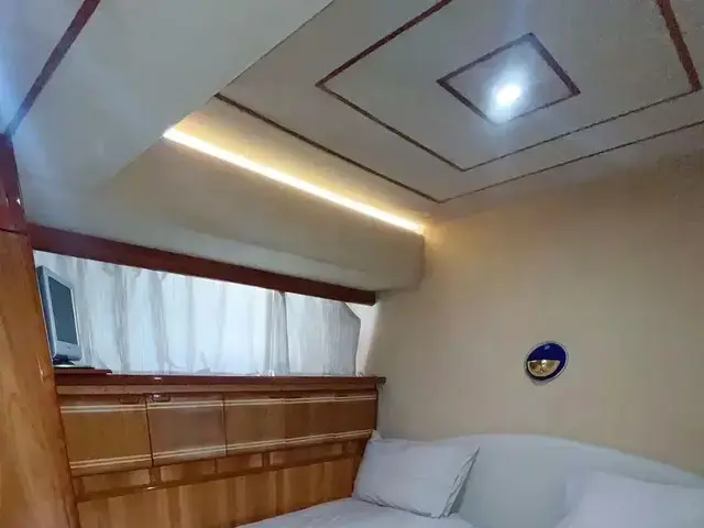 Ferretti Yachts 80