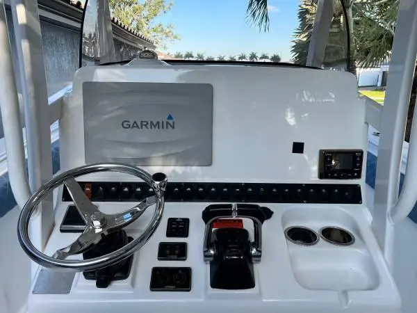 2014 Sea Hunt gamefish 30