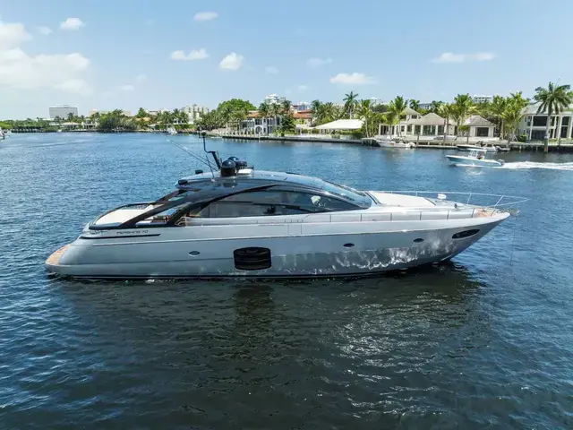 Pershing 70