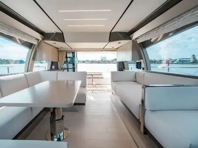 Ferretti Yachts 550