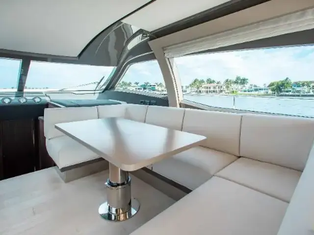 Ferretti Yachts 550