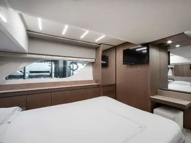 Ferretti Yachts 550