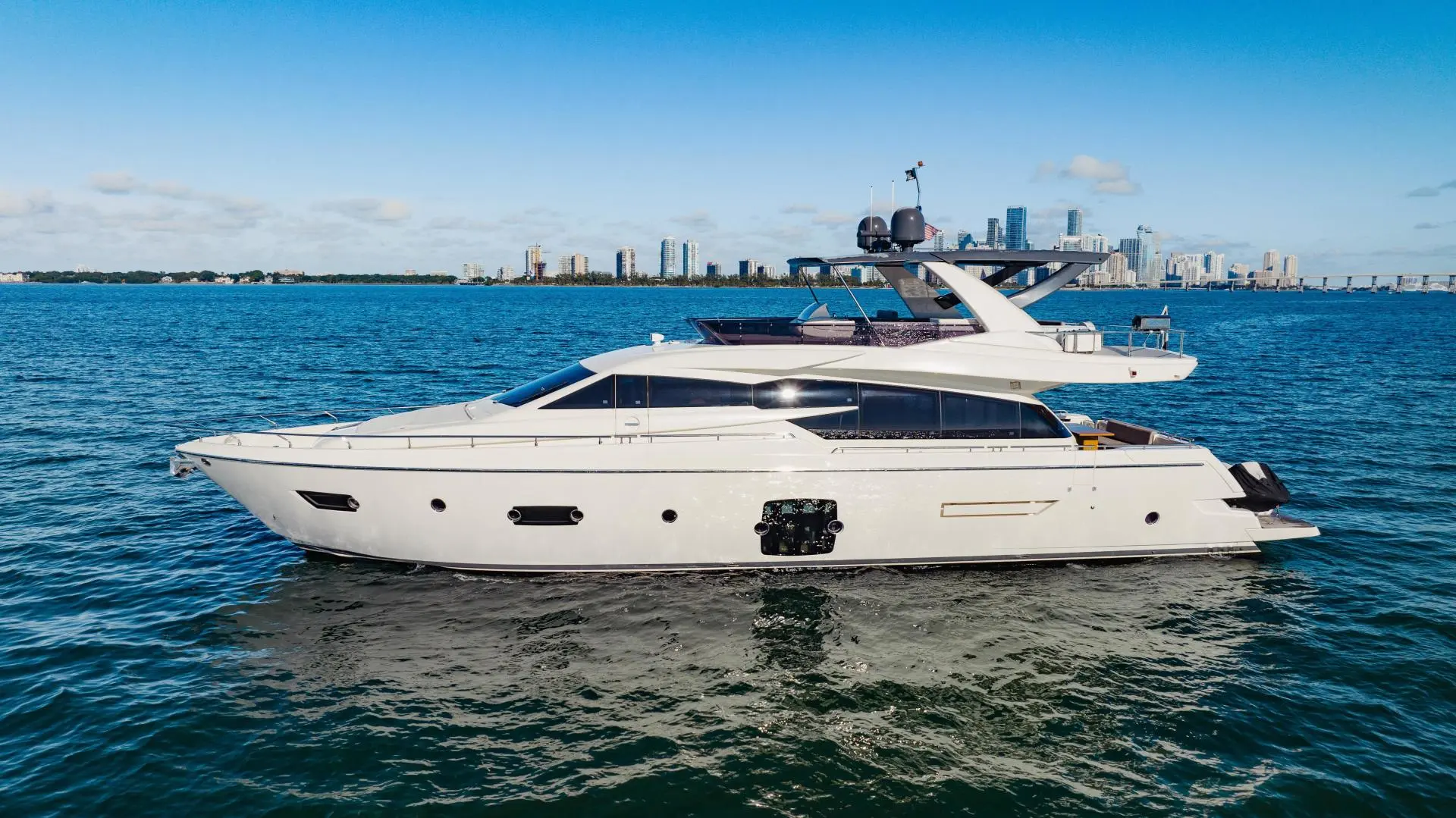 2017 Ferretti 750