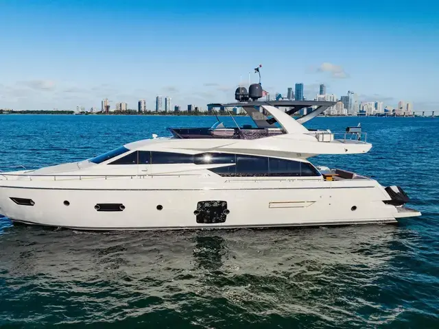 Ferretti Yachts 750