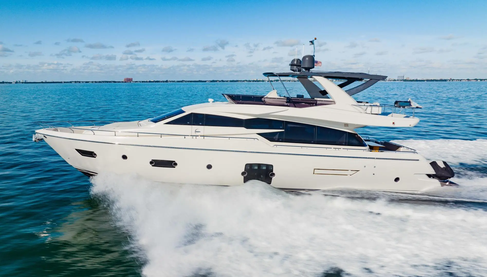 2017 Ferretti 750