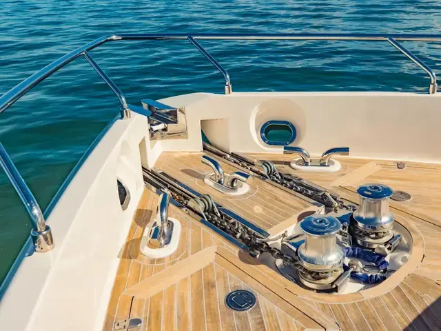 Ferretti Yachts 750