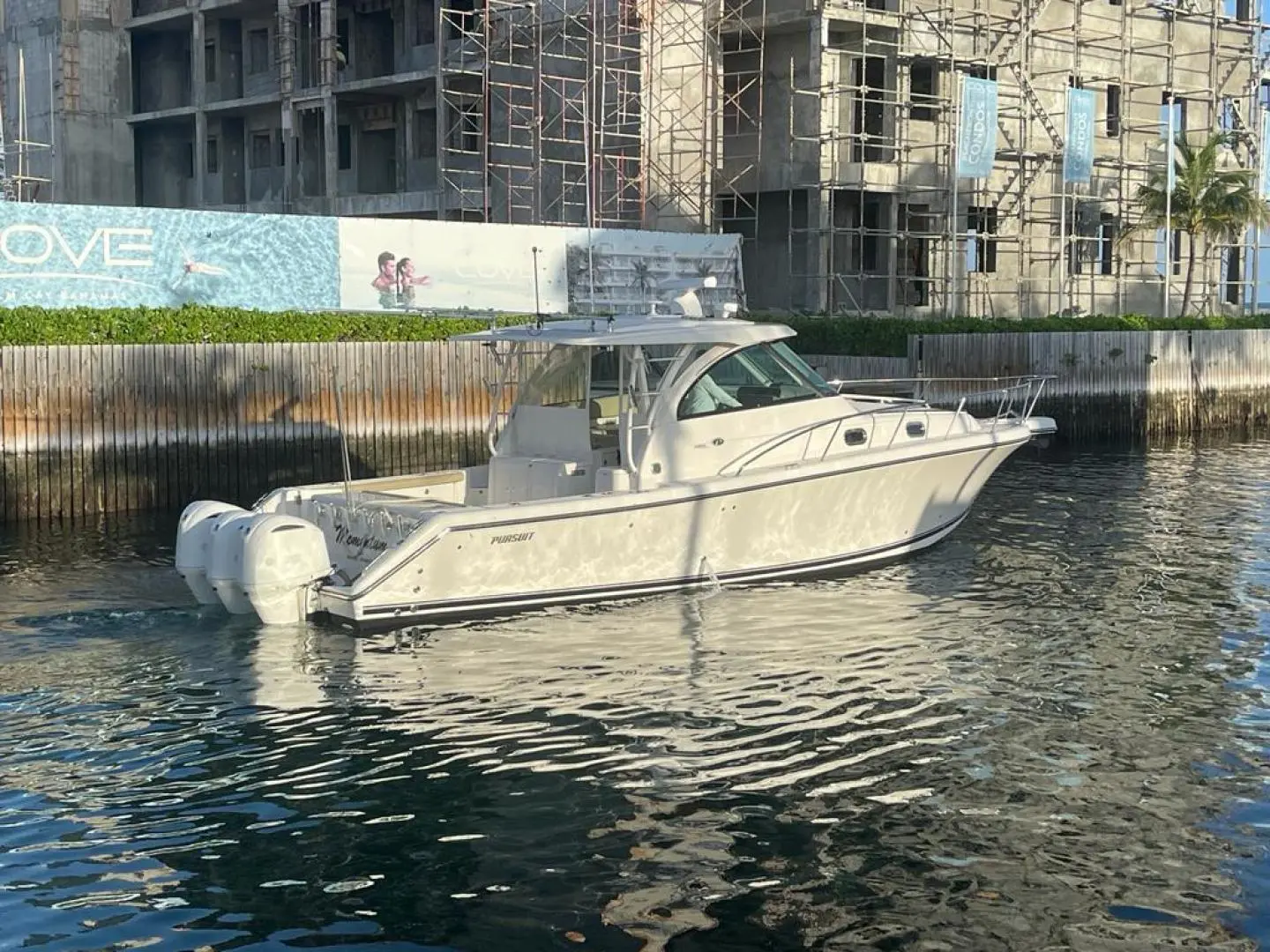 2017 Pursuit 385 offshore