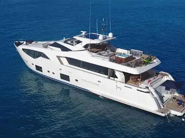 Custom Line Navetta Series 108