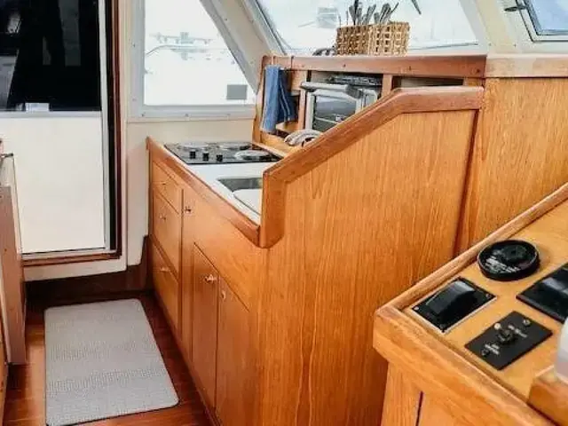 Mainship 430 Trawler