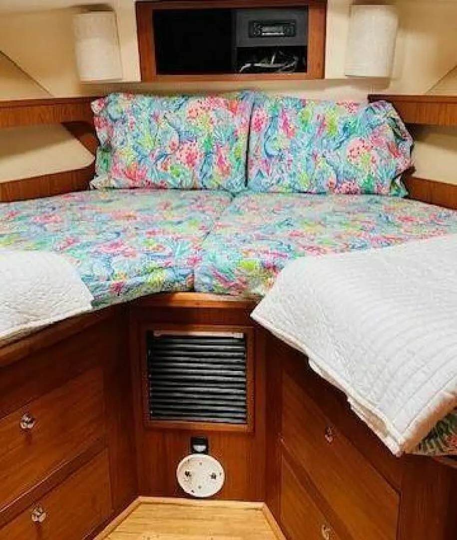 1999 Mainship 430 trawler