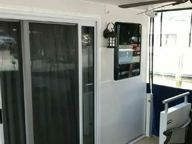 Sumerset Houseboat