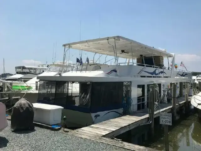 Sumerset Houseboat