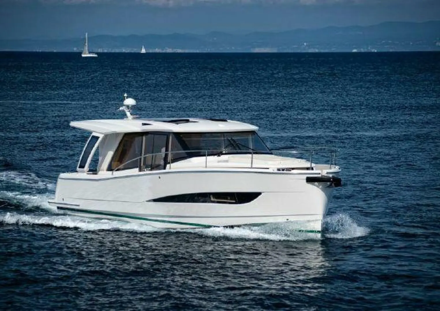 2024 Greenline 39 hybrid