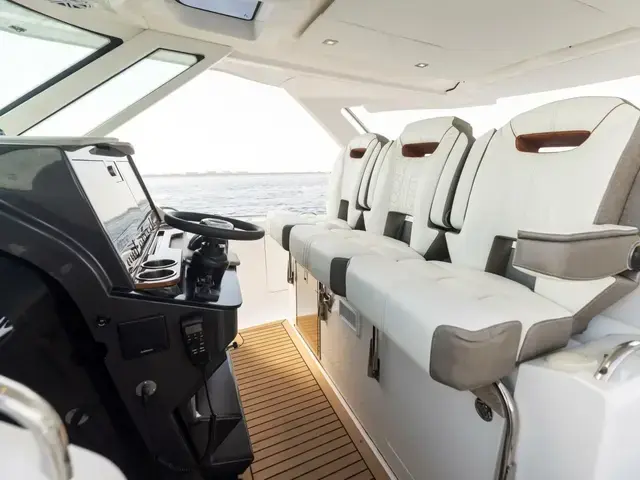 Tiara Yachts 38 Ls