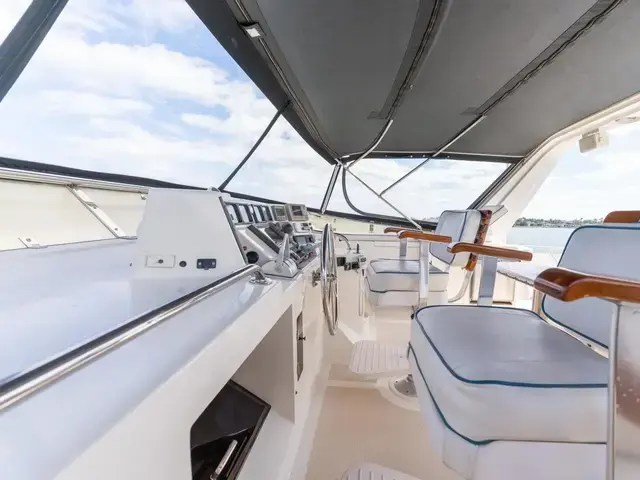 Offshore Yachts 54 Pilot House