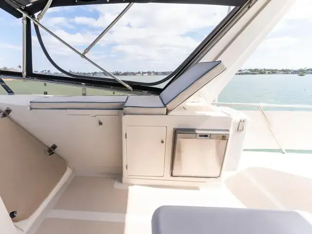 Offshore Yachts 54 Pilot House