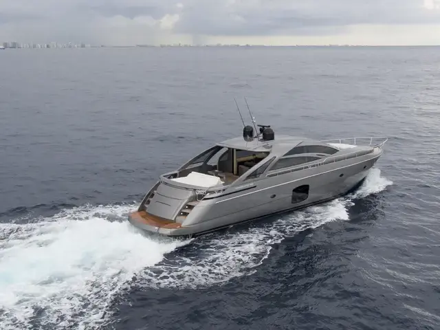 Pershing 70