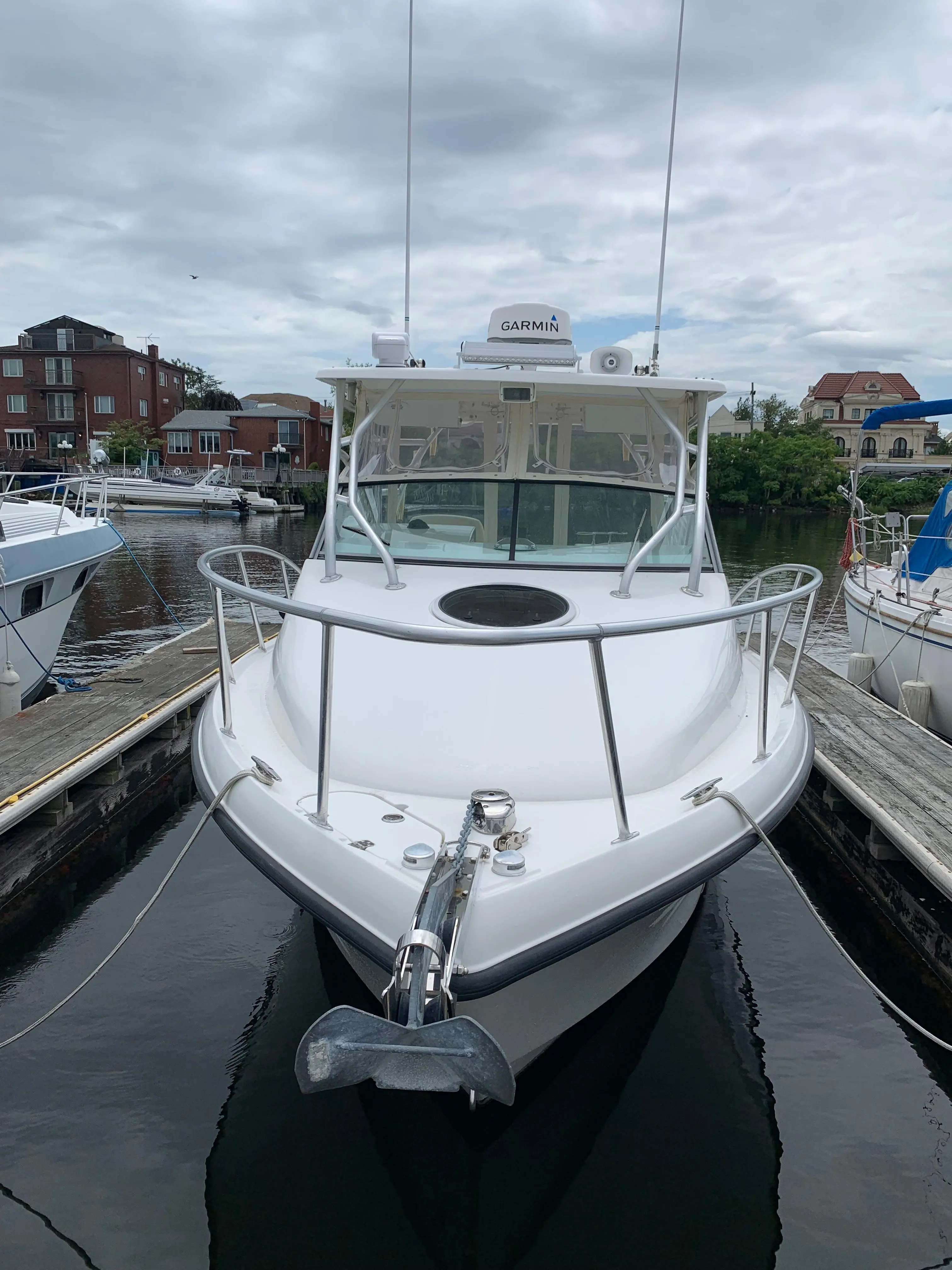 2009 Mako 284 express