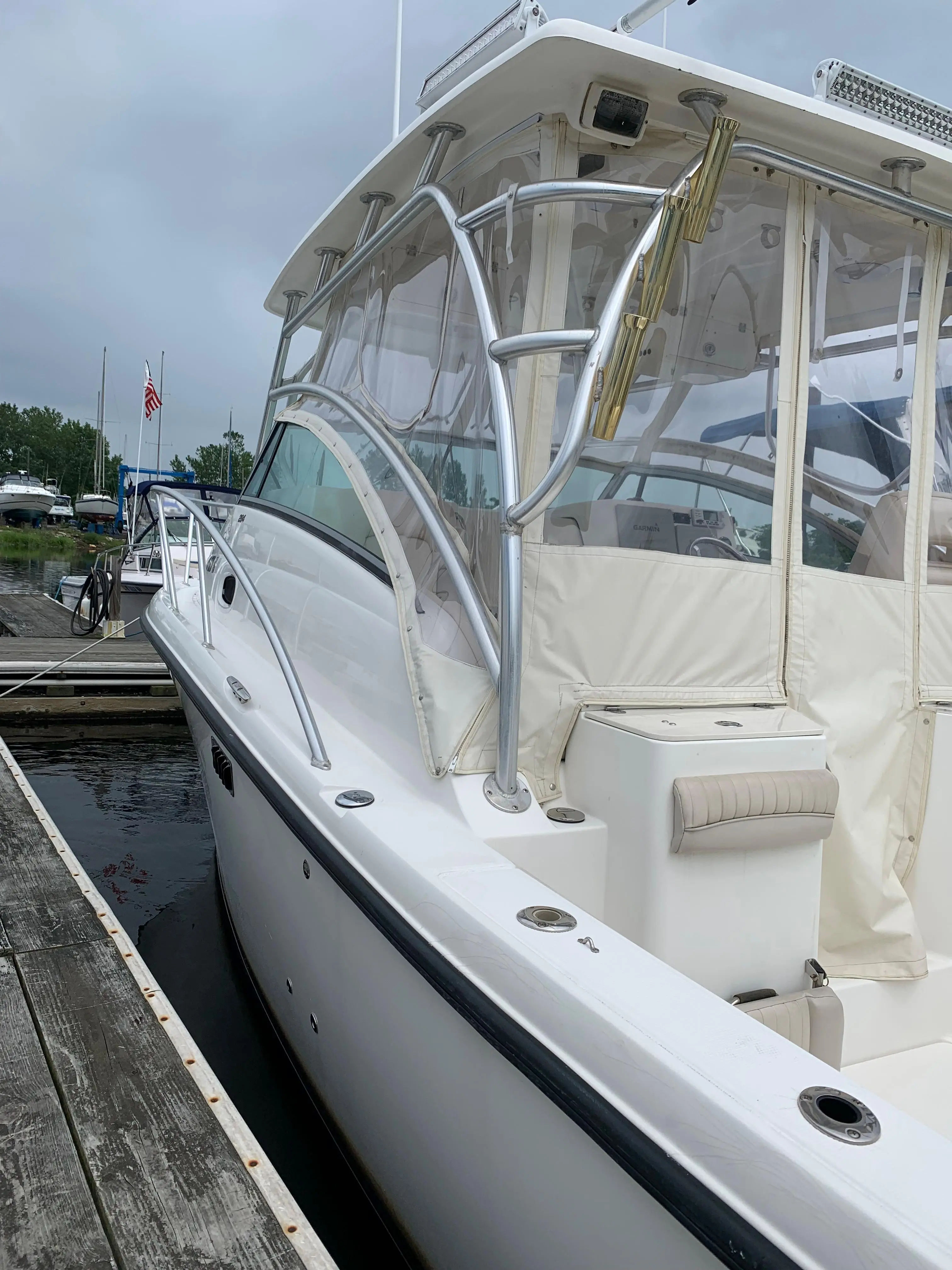 2009 Mako 284 express