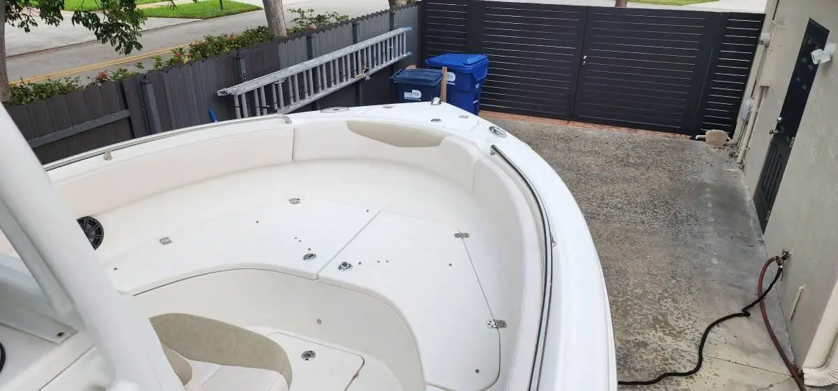 2017 Robalo r222 cc