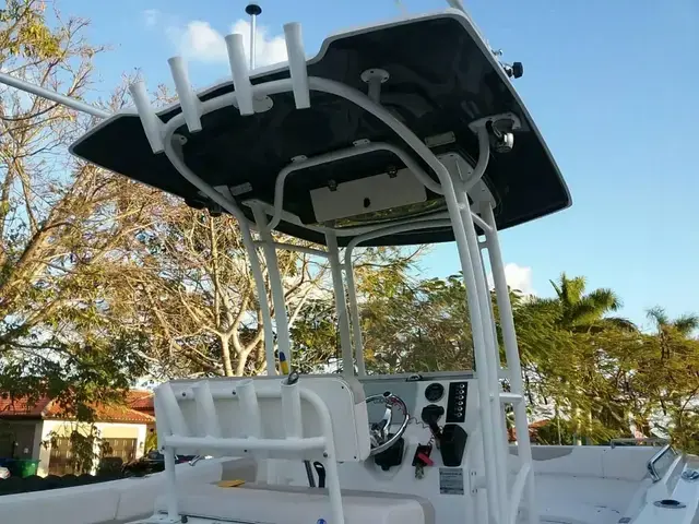 Robalo R222 Cc