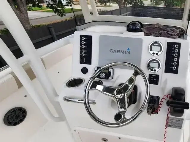 Robalo R222 Cc