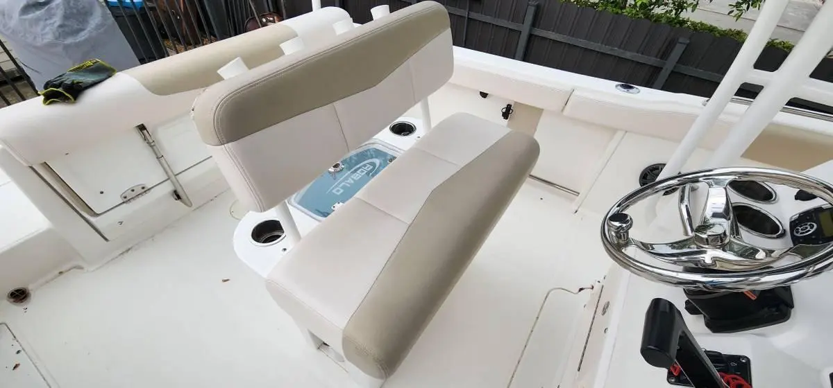 2017 Robalo r222 cc