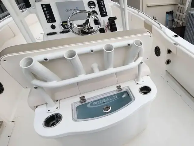 Robalo R222 Cc